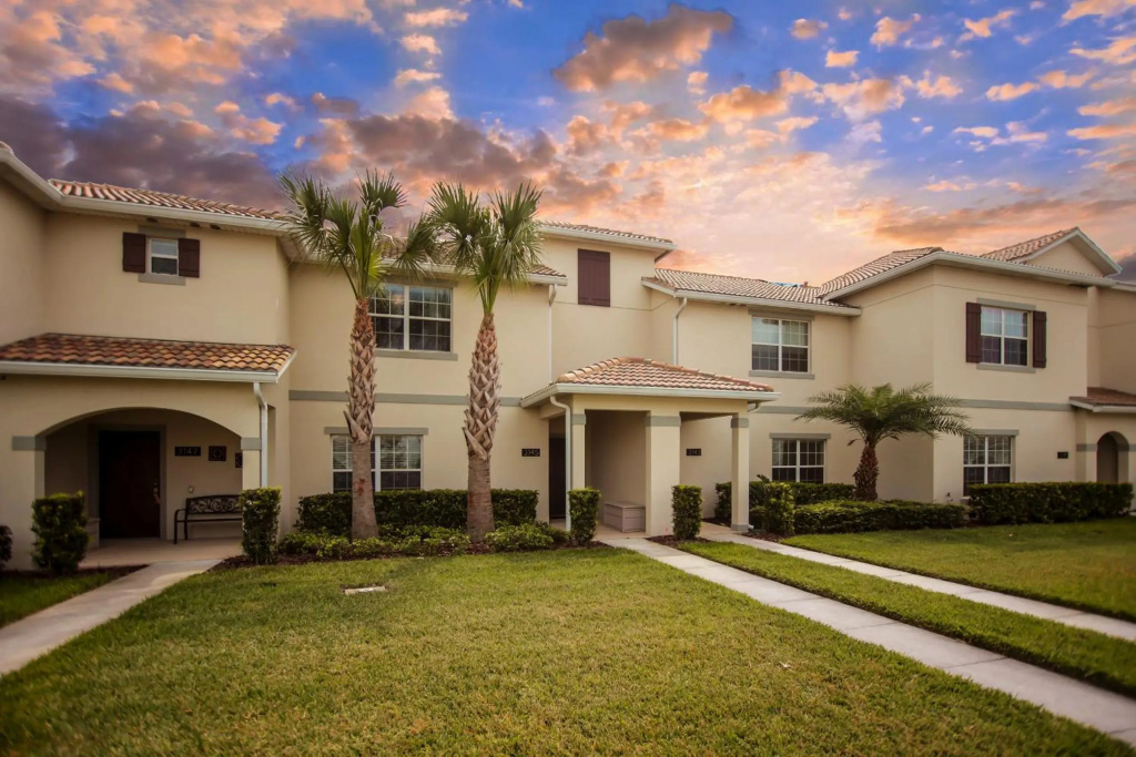 G - New 5 Bedroom Home - 5 Miles to Disney - Free Water Park - Private Pool