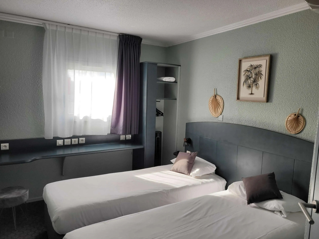 Standard Double room (twin beds)
