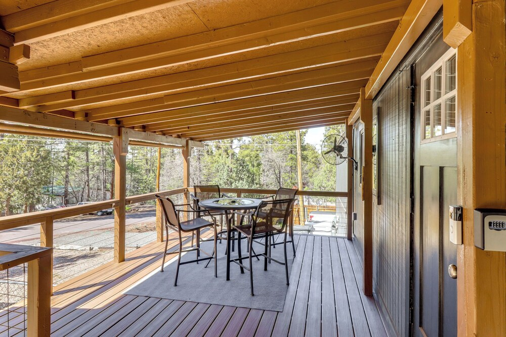 1 Mi to Woodland Lake! Cabin w/ Dog-friendly Yard