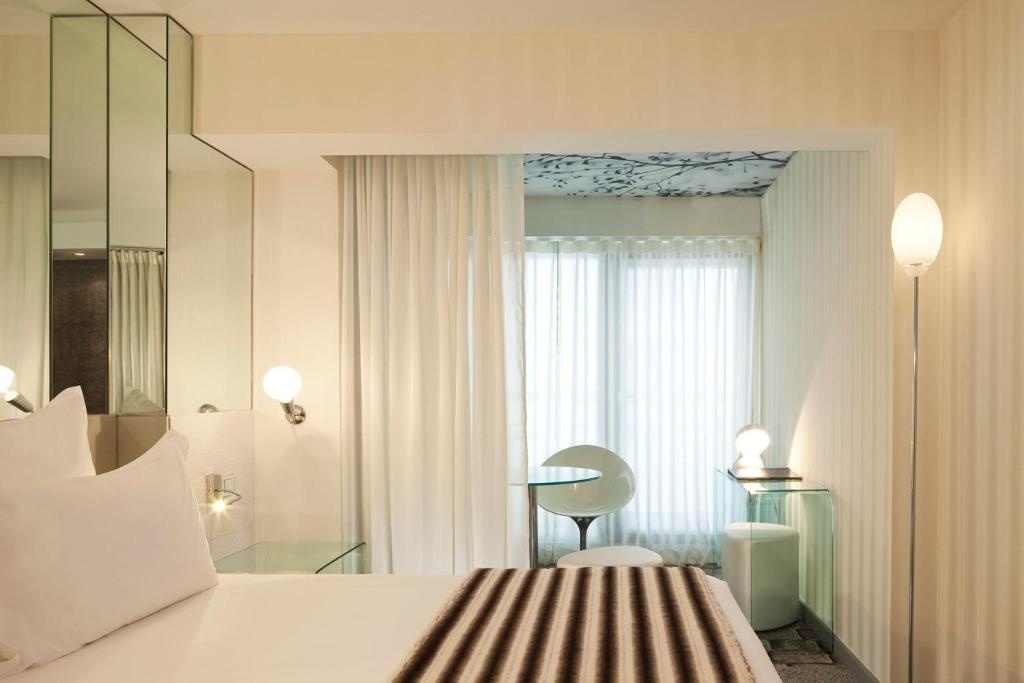 7 Eiffel Hotel 48