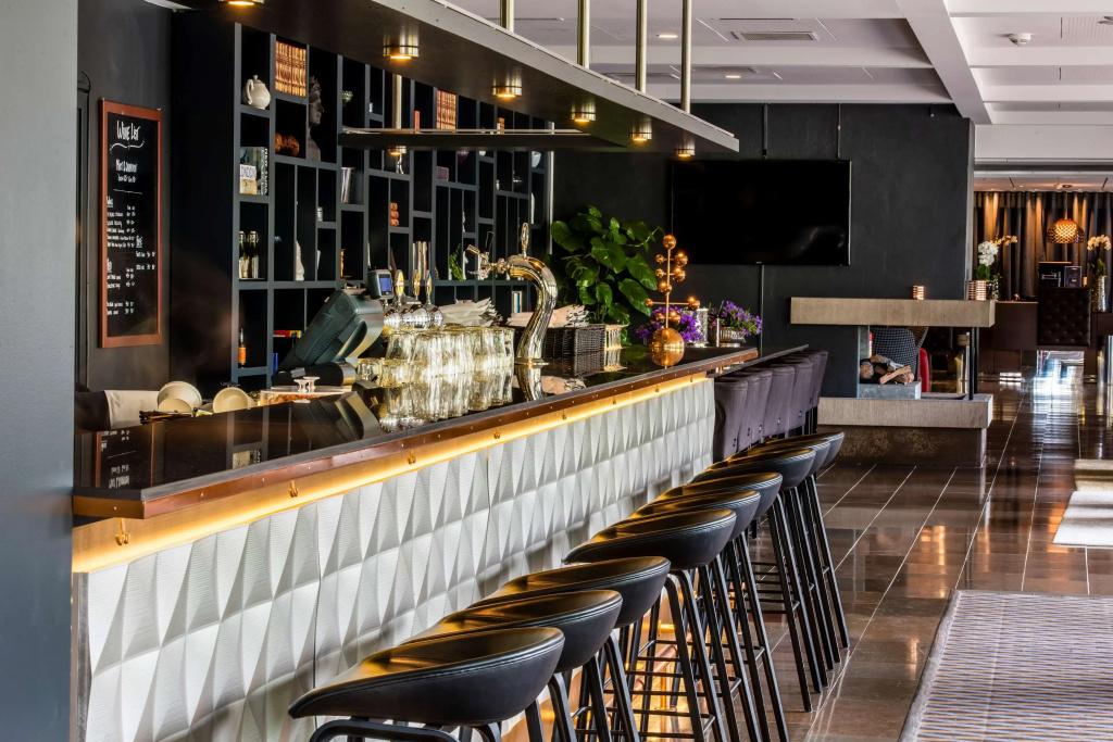 Food & Beverage