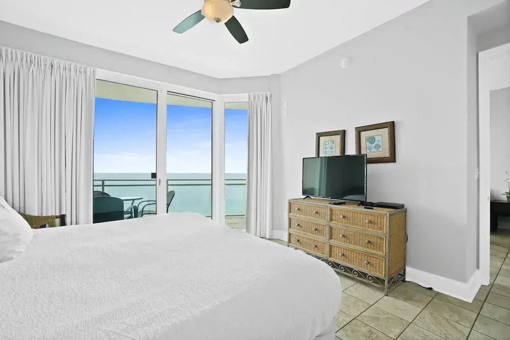 Aqua Beach Resort by Panhandle Getaways - Chambres