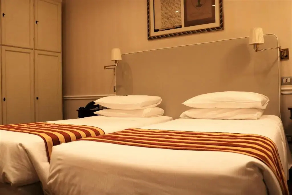 Hotel Firenze E Continentale - Chambres