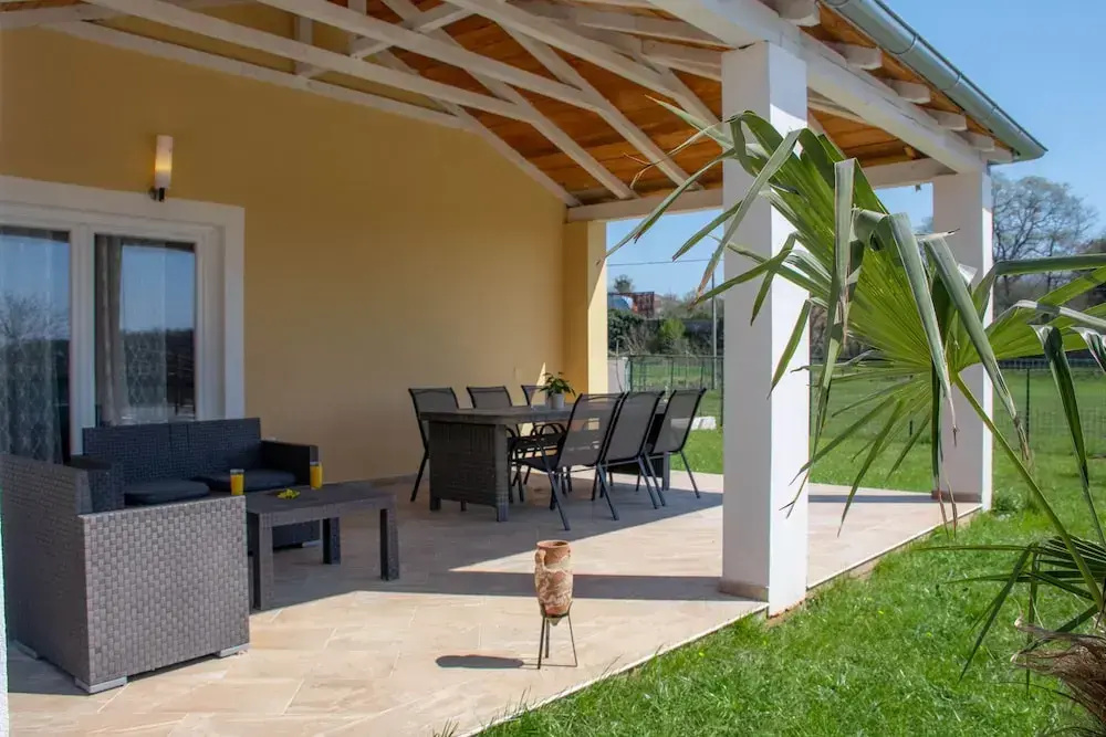Villa for 6 persons with private pool, parking and garden in Rovinj