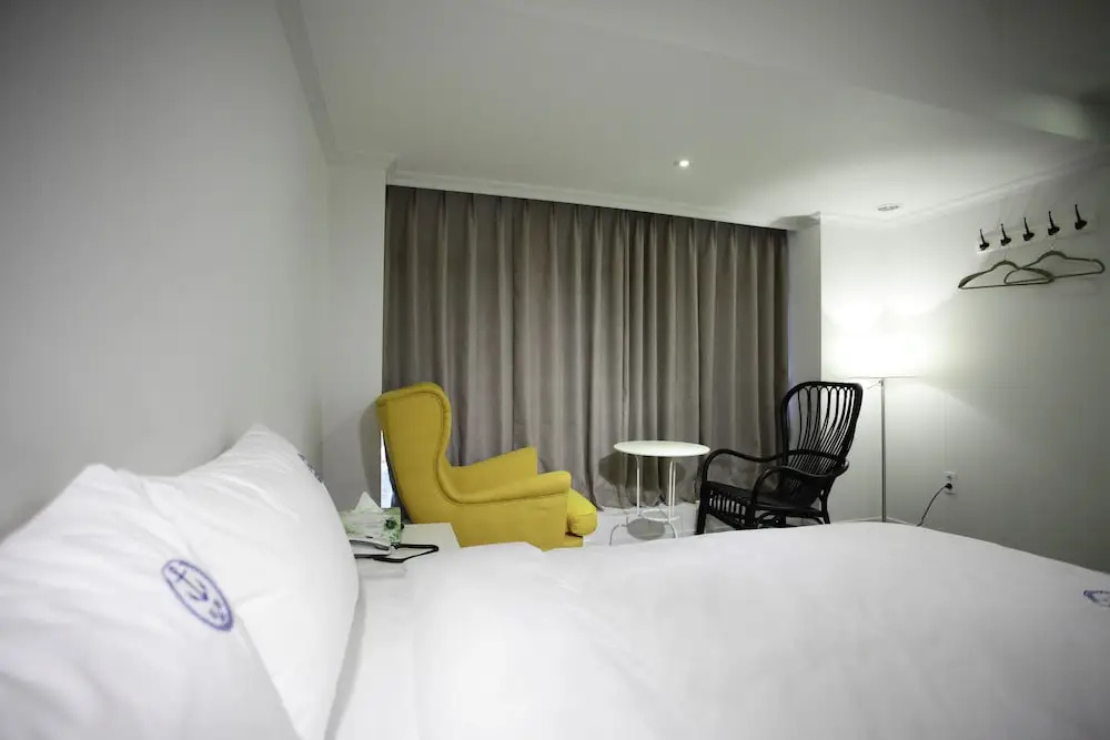 1 Bedroom Deluxe Double room (twin beds)