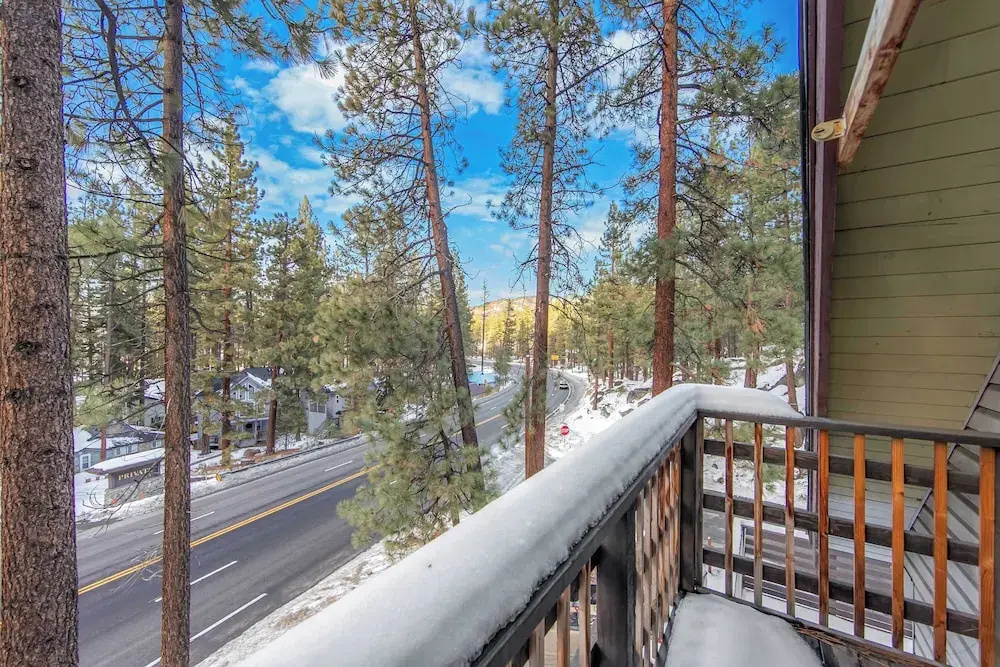 Zephyr Chalet Home for 8