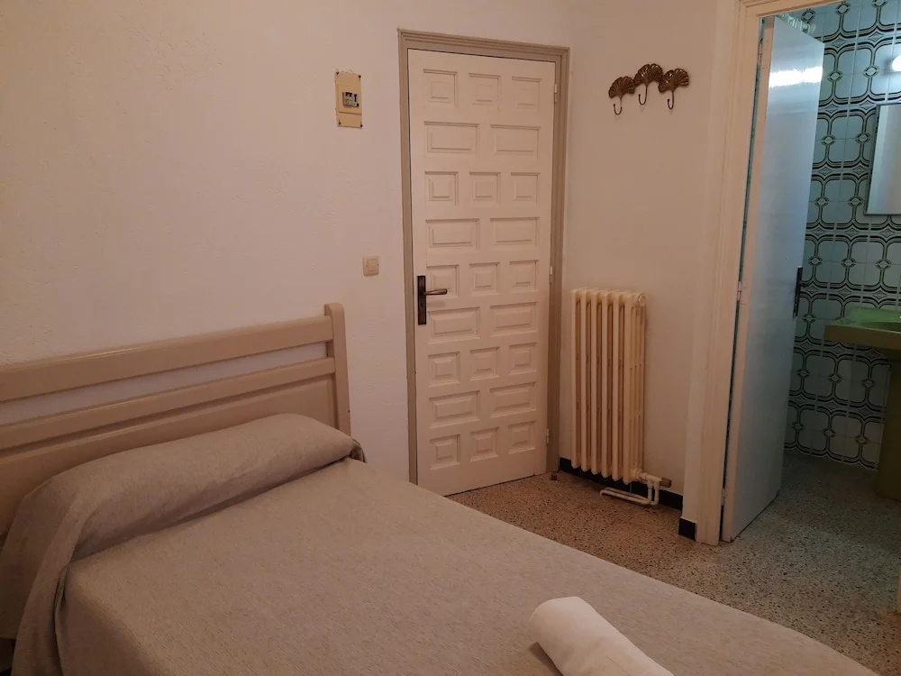 Standard Single room (single bed)