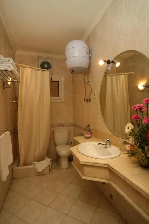 Golden Carven Hotel - Général