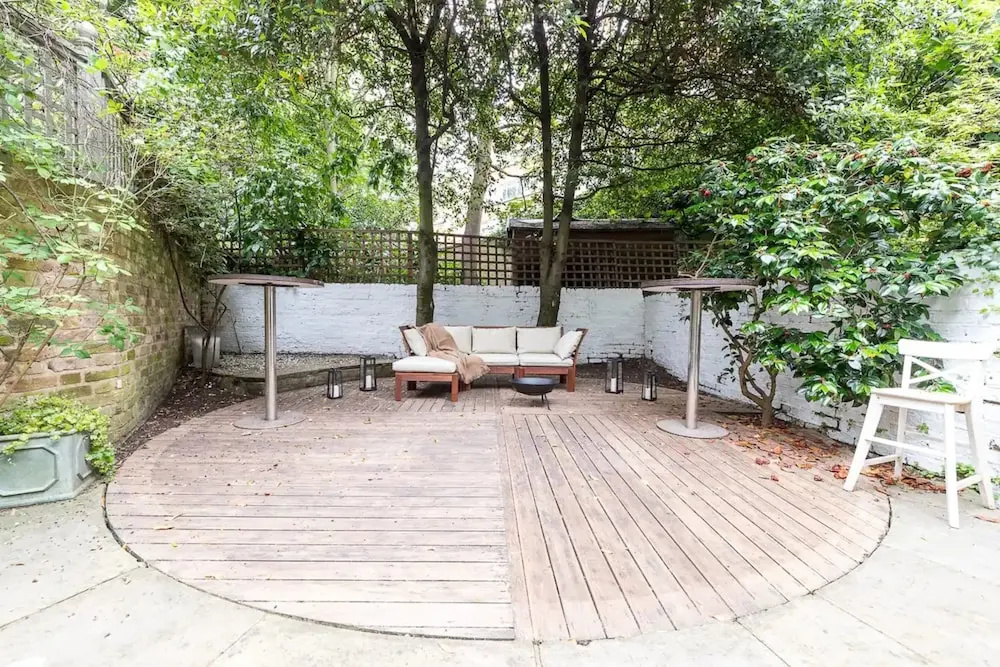 Beautiful 5 Bedroom Home With Garden in South Kensington