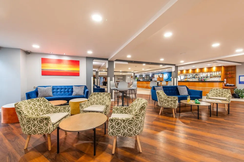 Express By Holiday Inn Kent Intern'l Airport