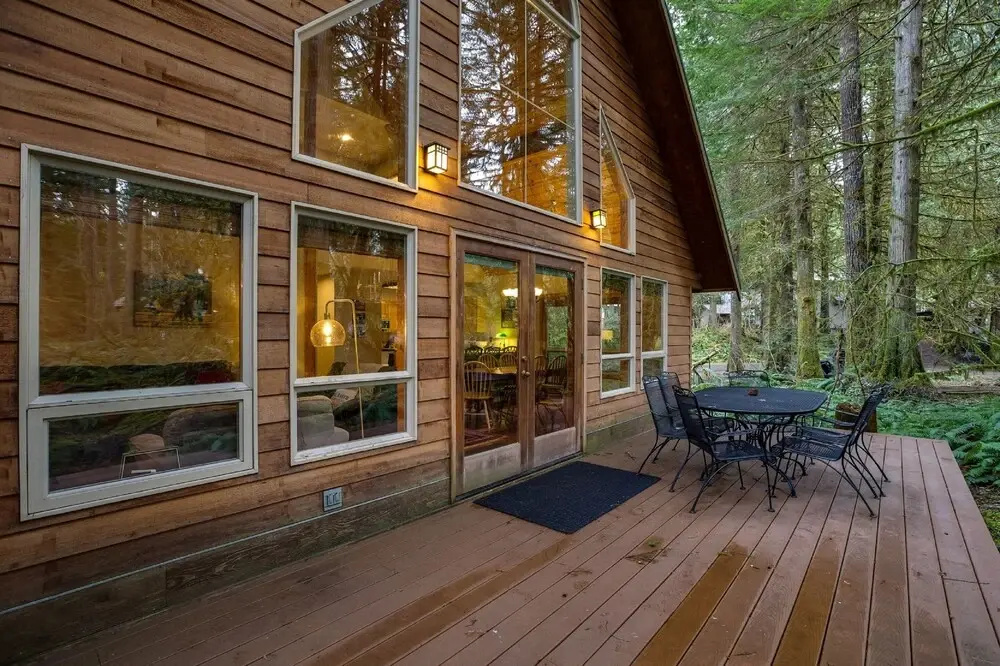 Mt Baker Lodging Cabin 40 - HOT TUB, PETS, SLEEPS 8! by MBL