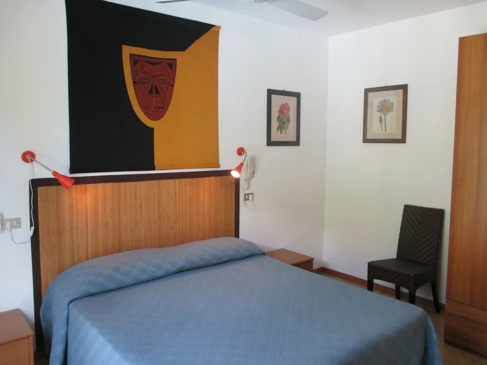 Standard Double room with balcony and with garden view (full double bed)