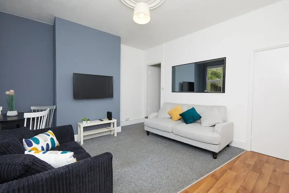 4 Bed Derby House - Long Stays- Parking