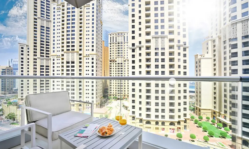 LUX Marina Promenade 1 BR Prime Loc Apt