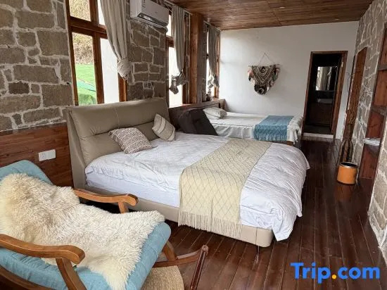 6 Bedrooms Standard room
