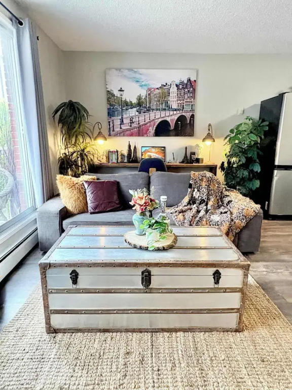 Stylish Downtown Condo near Rogers Place | Parking, Gym, Balcony & Kitchen - фото 36