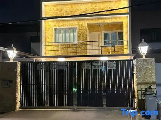 Sri Bahagia Castle Homestay