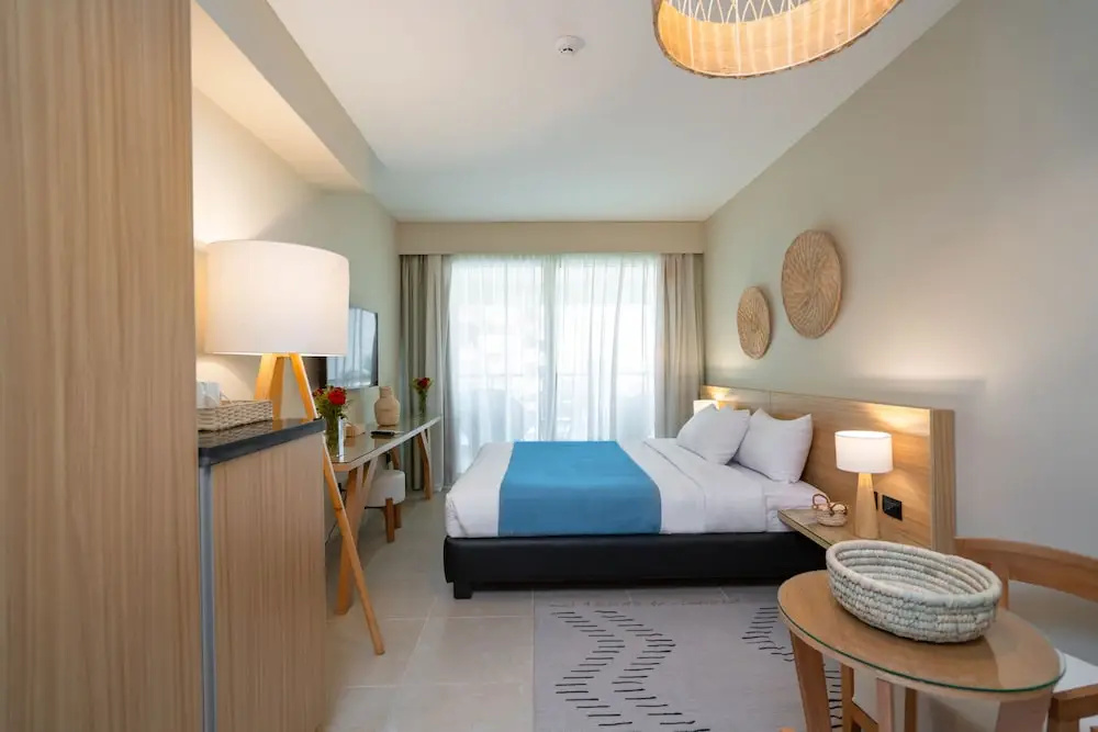 Deluxe Double Suite (full double bed)