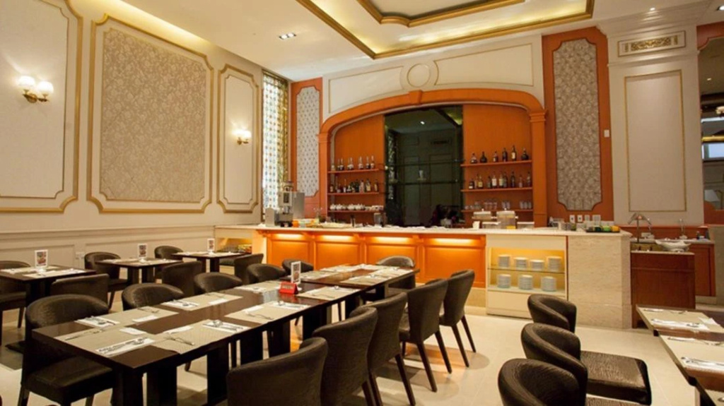 Food & Beverage