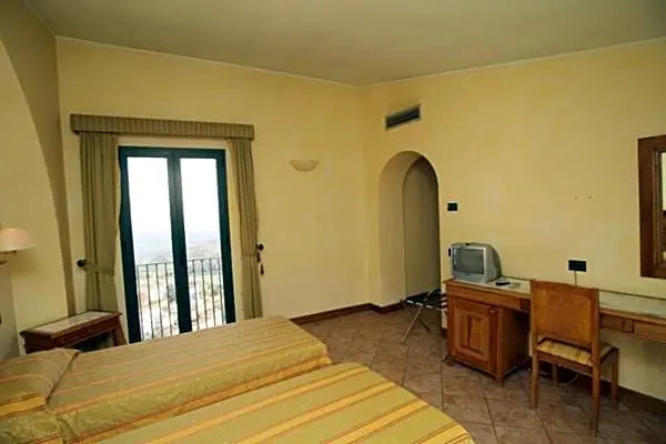 Standard Double room with sea view (twin beds)