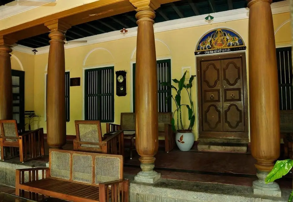 Lobby & Reception