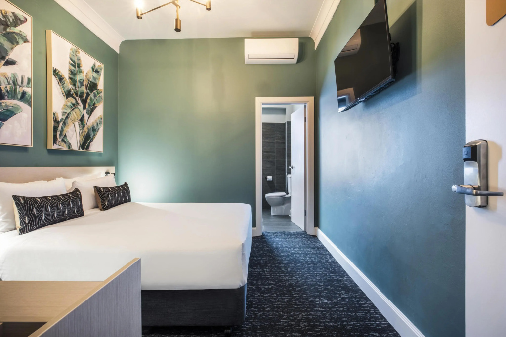 Economy room