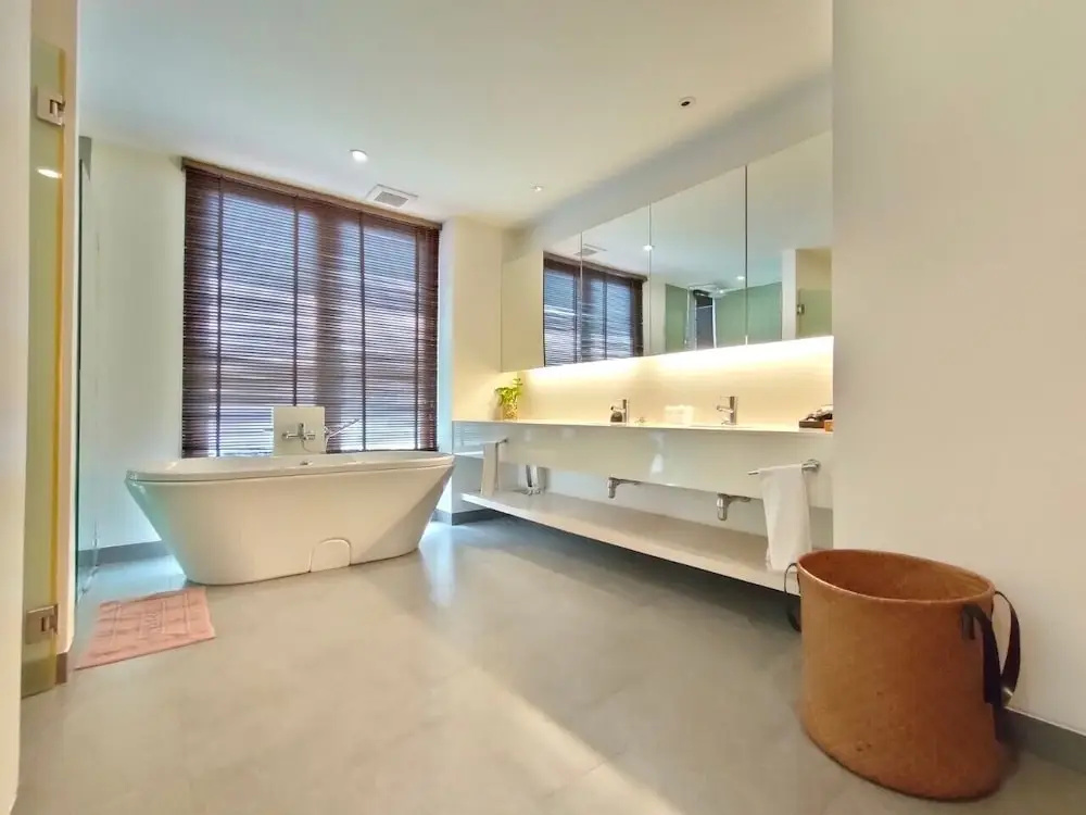 4 Bedrooms Villa with pool view