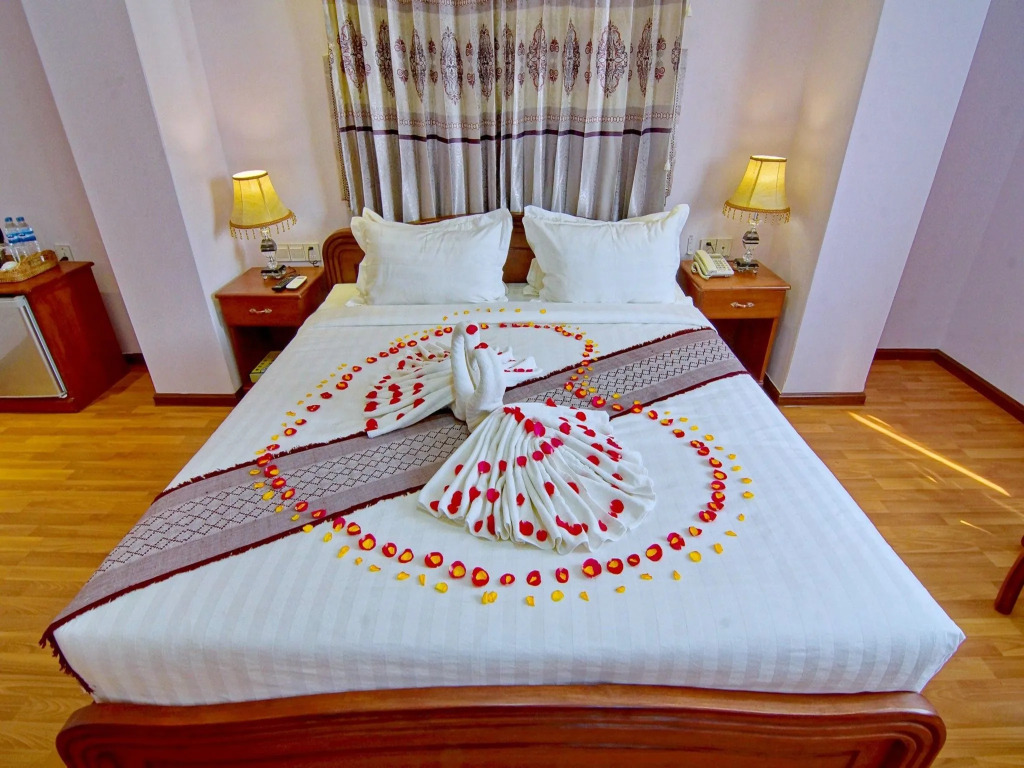 Deluxe Double room with city view twin beds