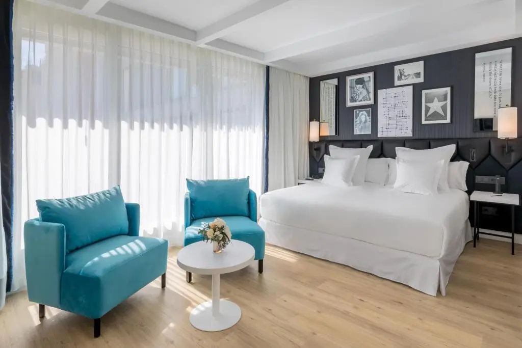 Barceló Imagine Room Type - Deluxe Double room (full double bed)