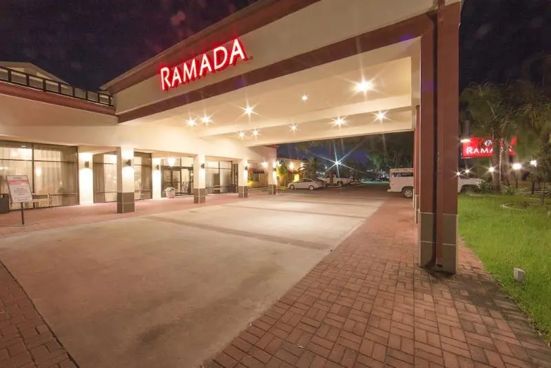 Hotel Monarchy & Suites