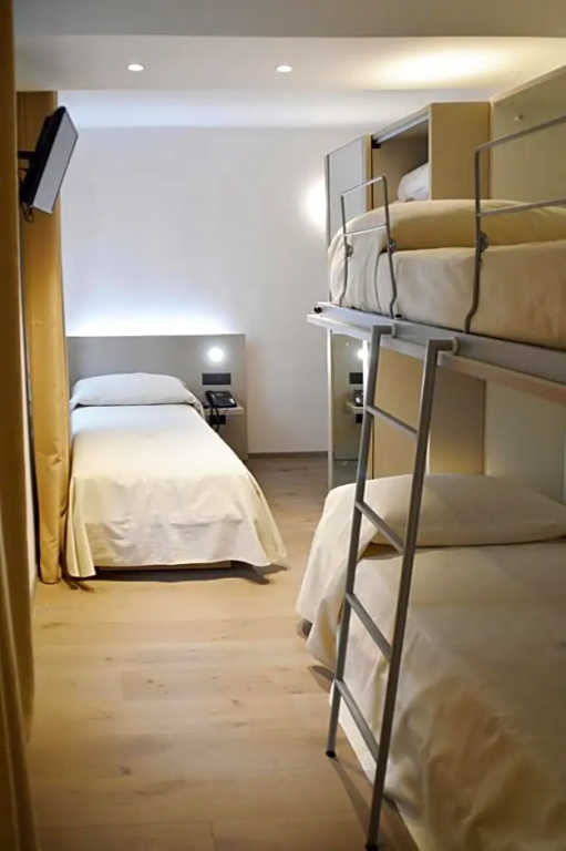 Triple room