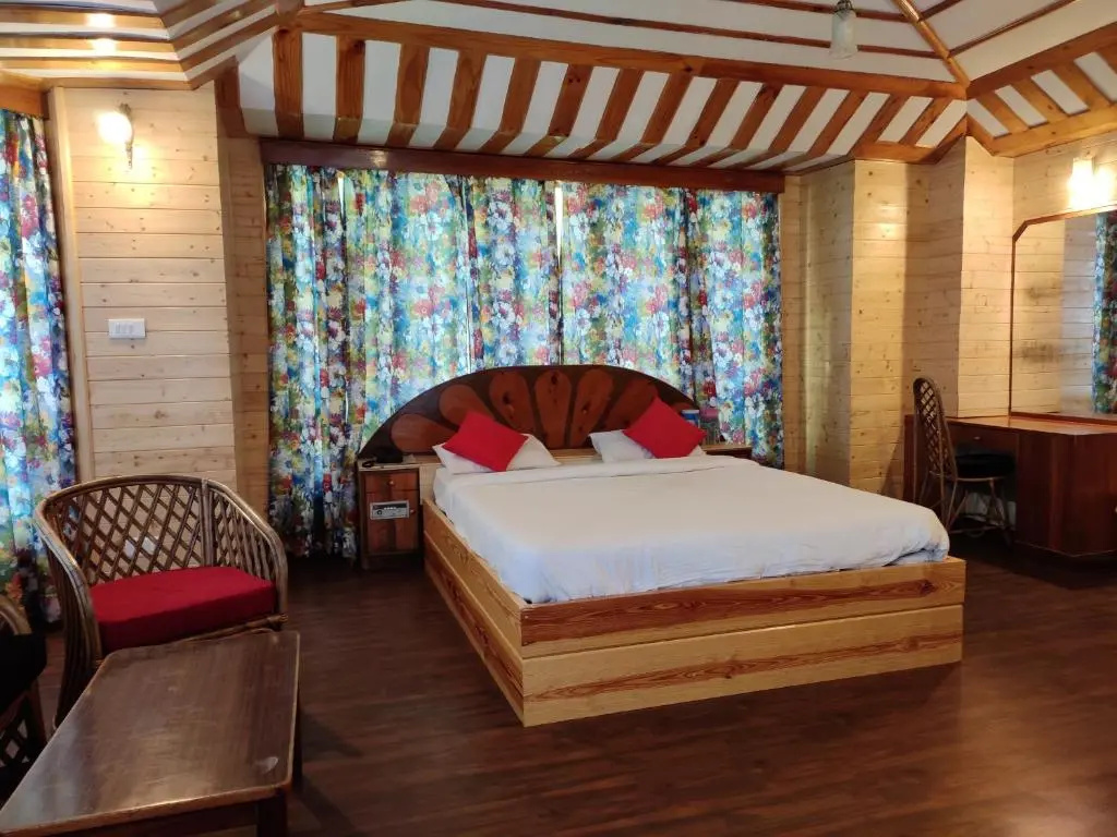 Deluxe Double room (full double bed)