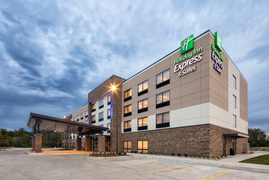 Holiday Inn Express & Suites East Peoria - Riverfront, an IHG Hotel image