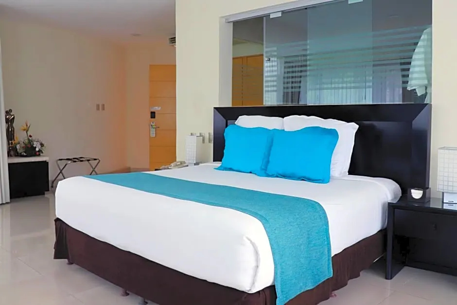 Double Suite (full double bed)