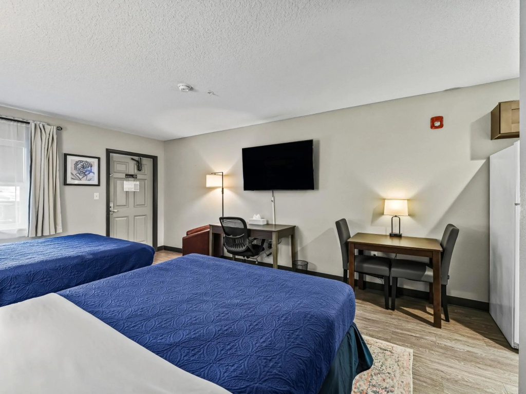 Baymont by Wyndham Ocala Suites — 2