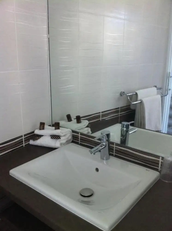 BRIT HOTEL Confort Le Revest Sainte Maxime - Chambres