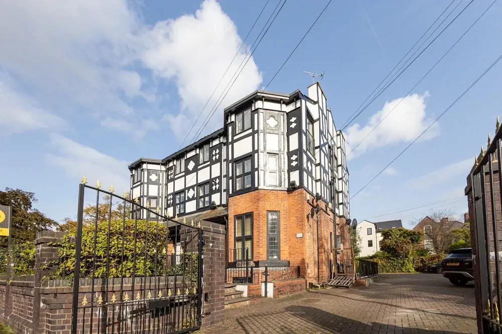 Cosy Spacious Duplex Apartment Near Salford Royal