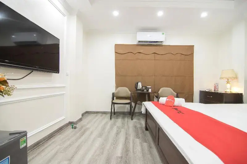 RedDoorz near Pho Co Ha Noi