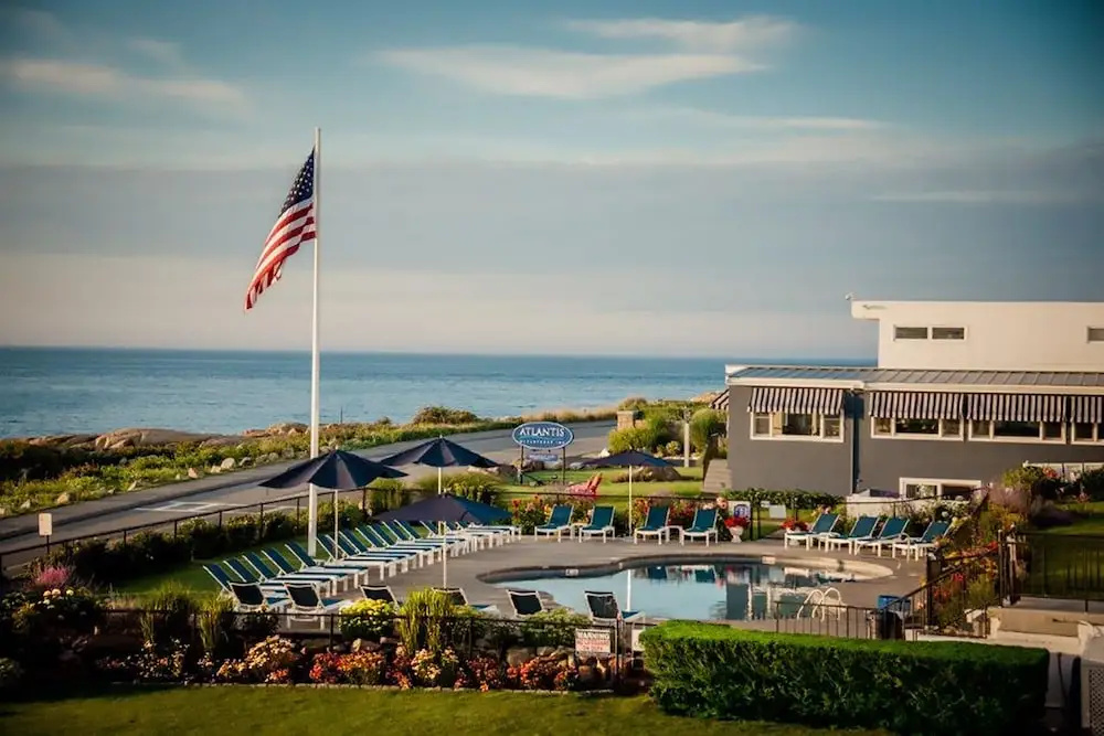 Atlantis Oceanfront Inn