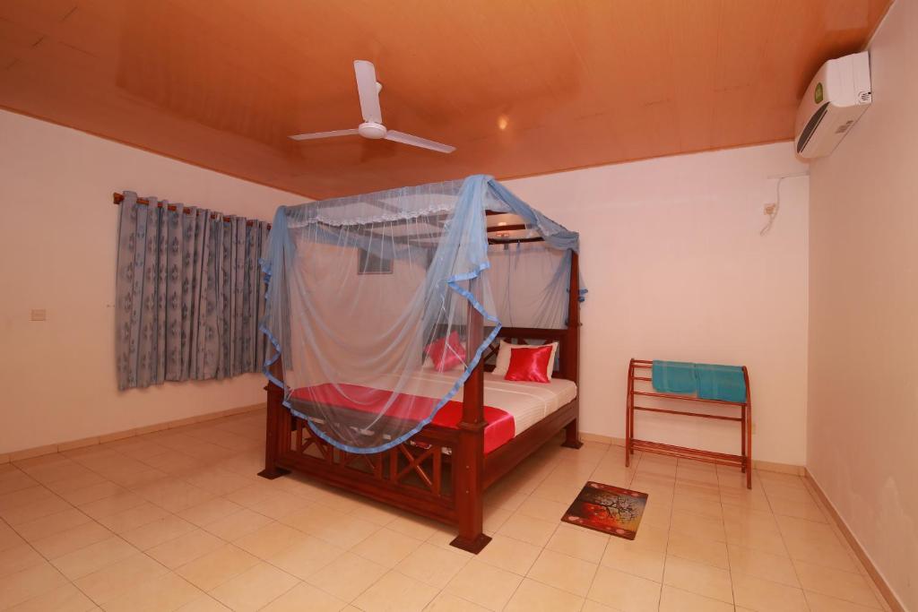Budde's Beach Restaurant & Guesthouse