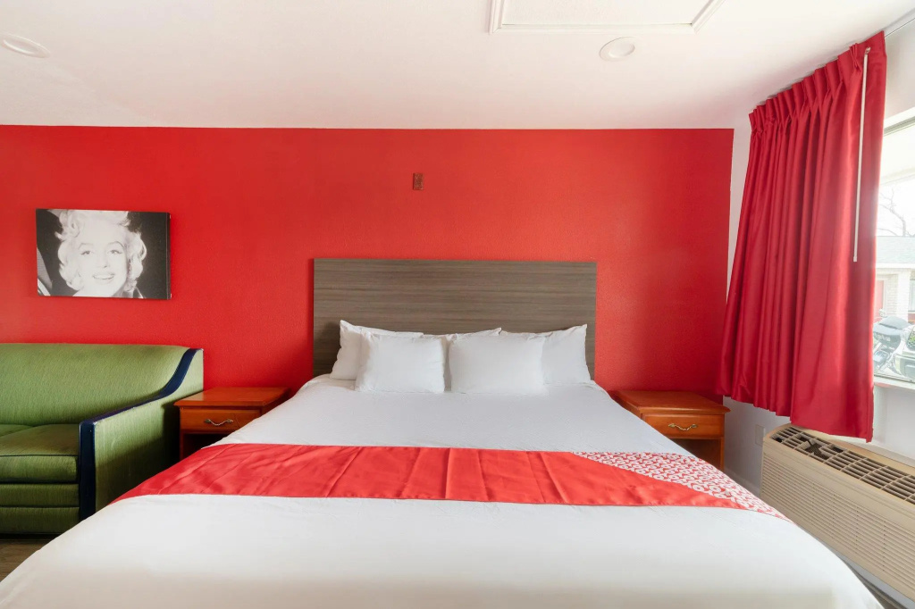 Standard Double room (full double bed)