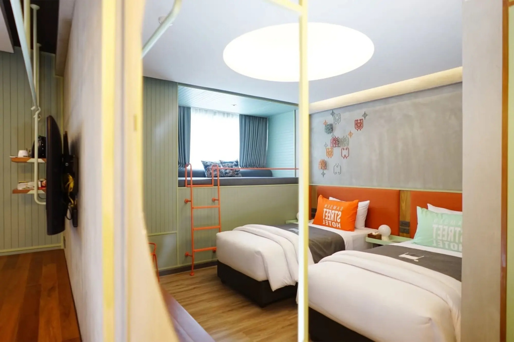 Отель Samsen Street Hotel в Бангкоке