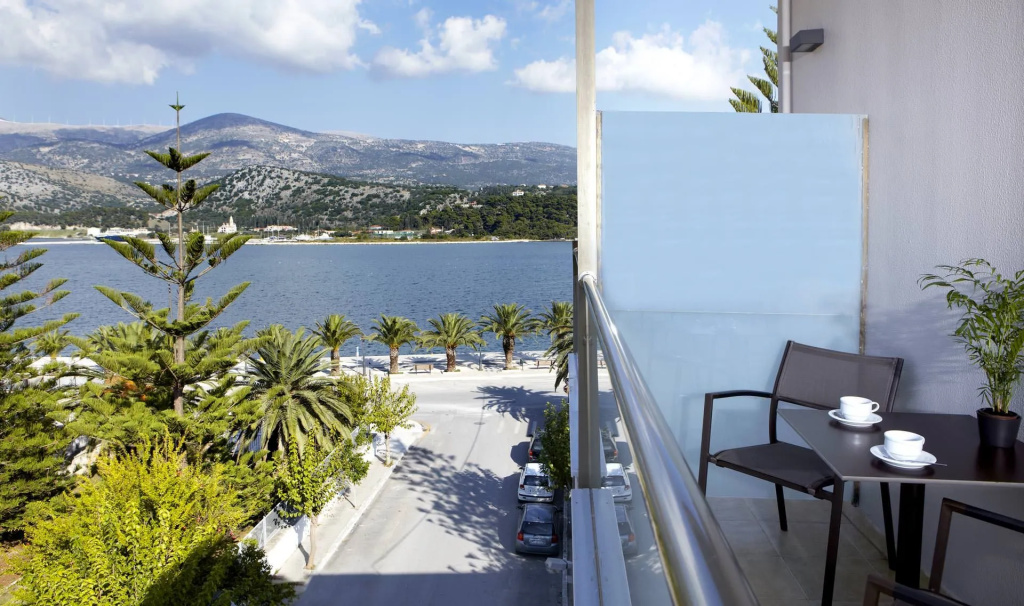 Standard Family room with partial sea view