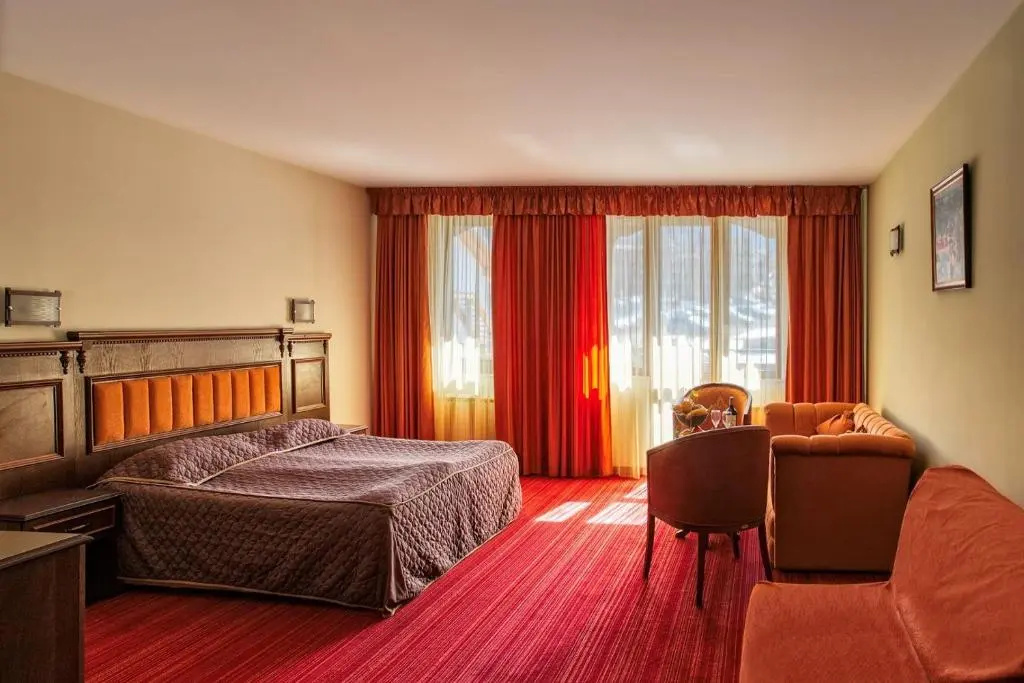 Deluxe Double room (full double bed)