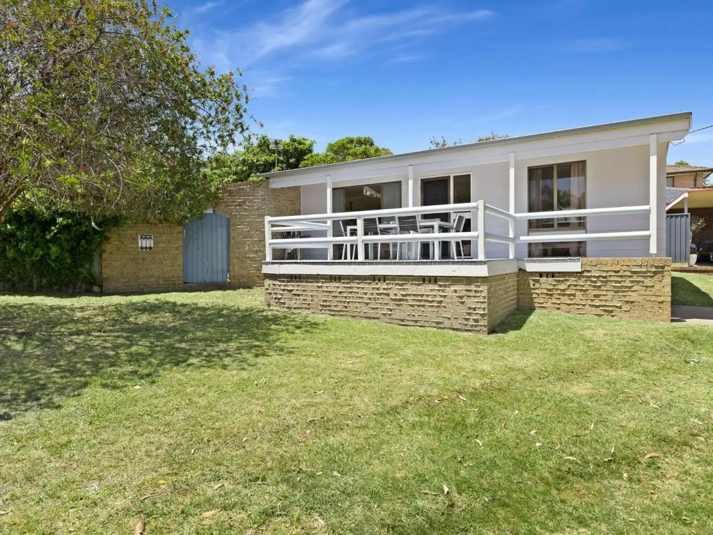 Laid Back Pet Friendly Beach Cottage in Jervis Bay