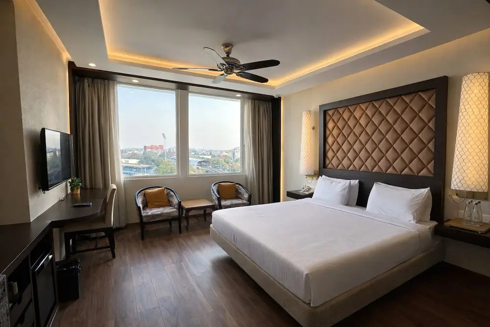 Deluxe Double room (full double bed)