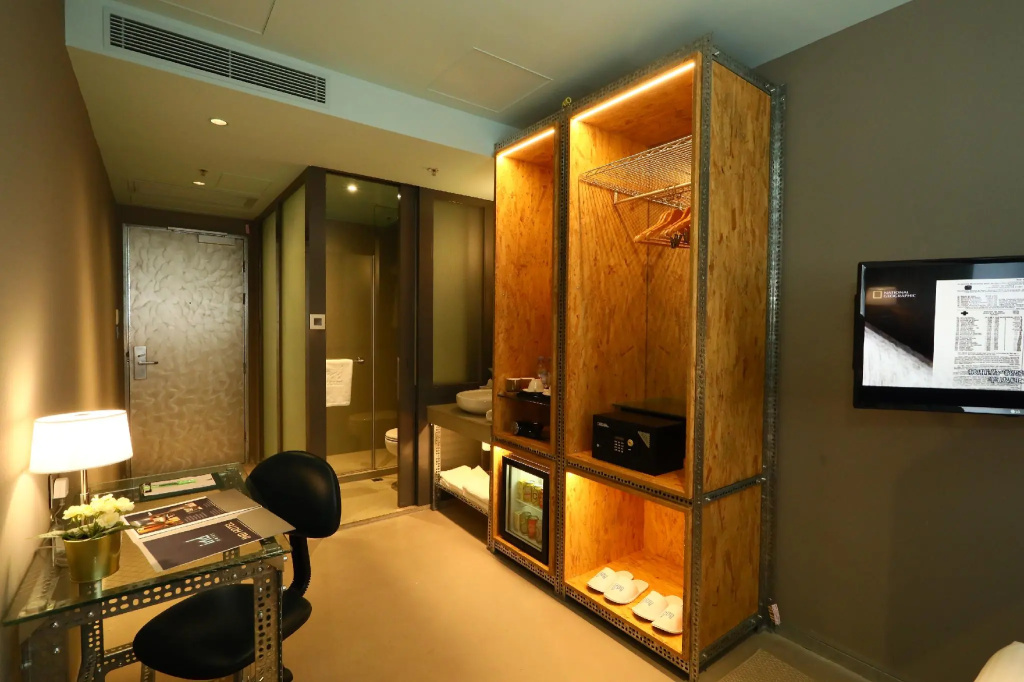 Premium Double room (full double bed)