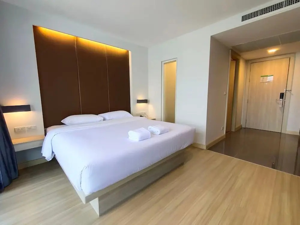 Executive Double room (full double bed)