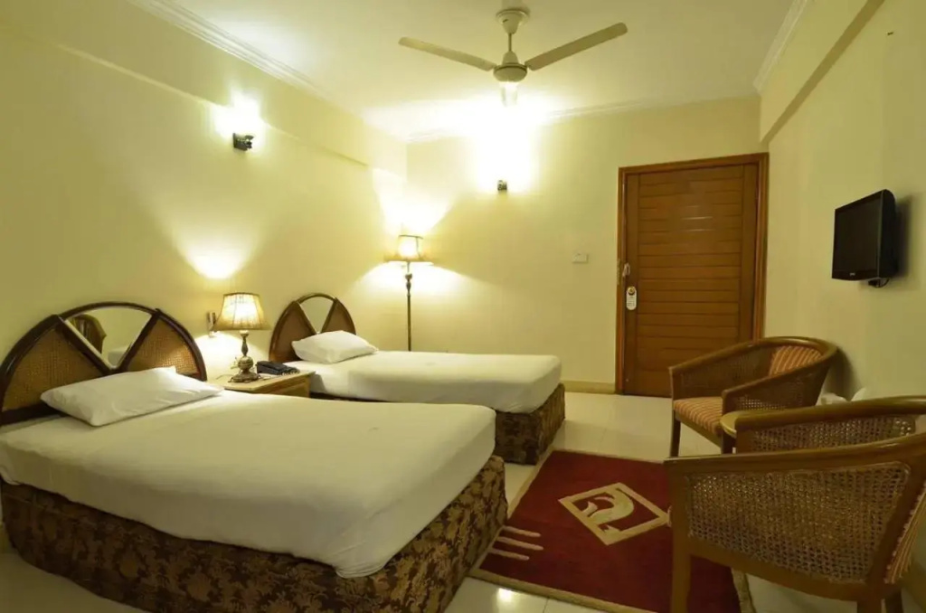 Pak Continental Hotel - фото 17