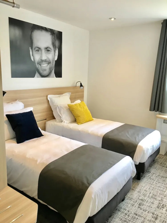 Brit Hotel Martigues Nord — 4